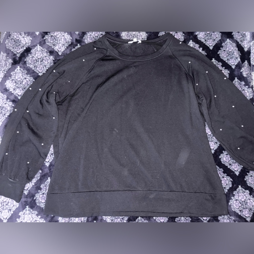 Crown & Ivy Black XXL Top with pearls on the sleeves.